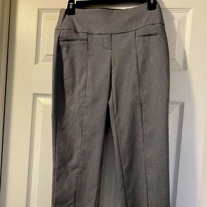 Apt 9 capris